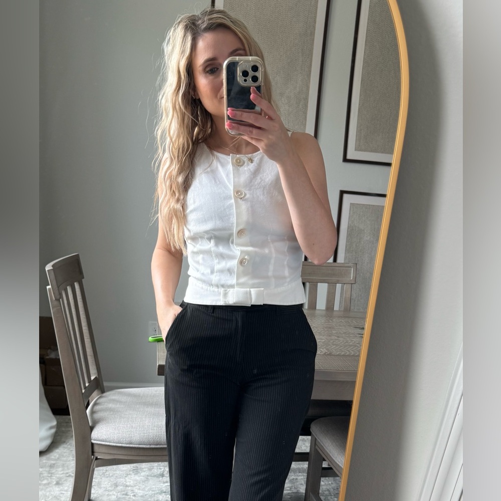 White Button-Up Tank Top Work Blouse - Picture 3 of 4